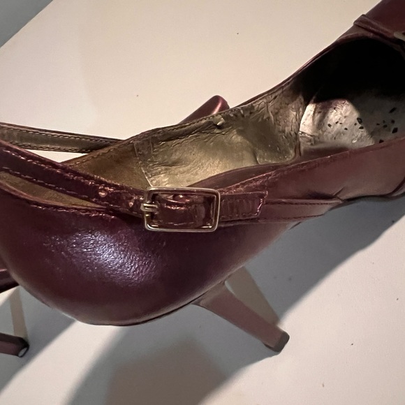 FANTASTIC BCBGIRLS METALLIC PURPLE HEELS- SIZE 7 - Picture 6 of 9